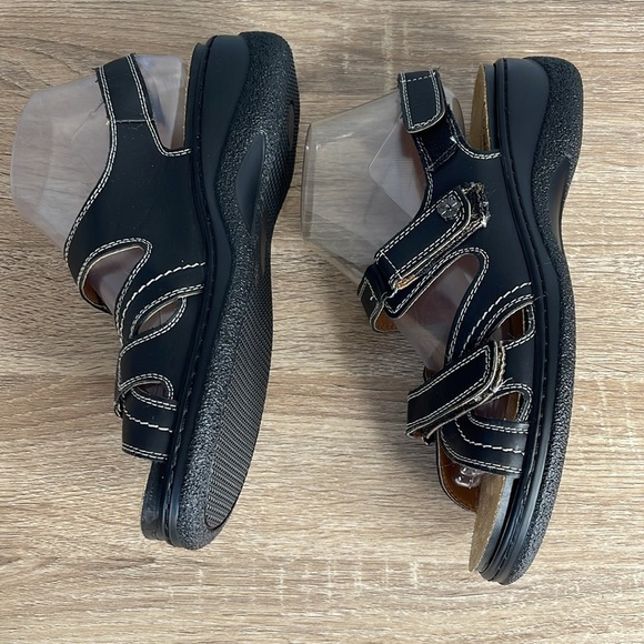 Soft Comfort Black Strappy Sandals Vegan Leather Velcro Padded Insole Size 9 - Picture 5 of 10